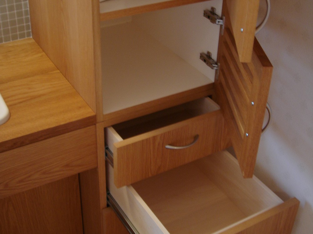 ナラを使ったジャパニーズモダンな家具