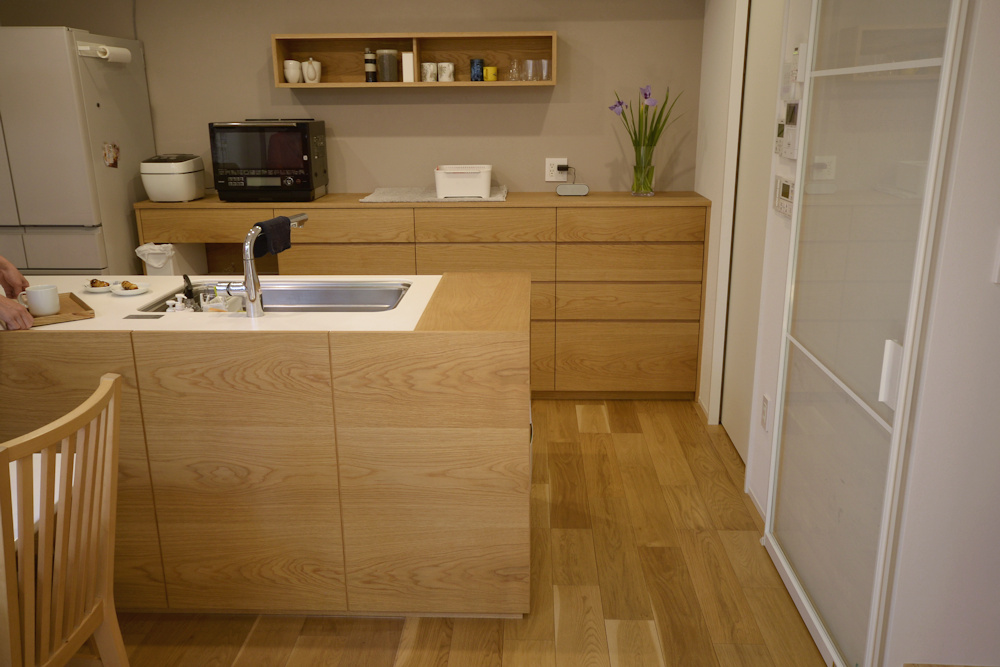 フリーハンドイマイ　木製　スツール　職人　キッチン フリーハンドイマイ 木製 スツール 職人 キッチン